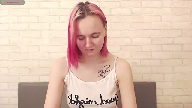 Ericha Stone online show from October 18, 1:52 am