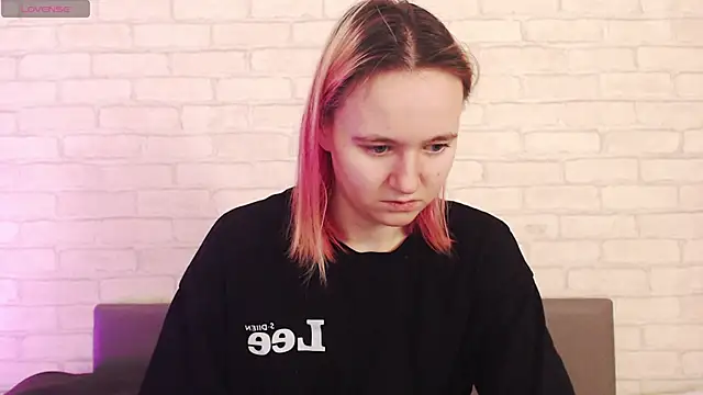 Ericha Stone online show from January 10, 1:18 am