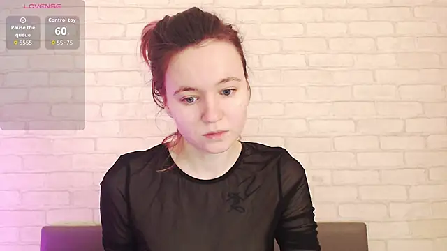 Snapshot of Ericha_Stone chatting on April 11, 1:21 am Ericha Stone online show from April 11, 1:21 am