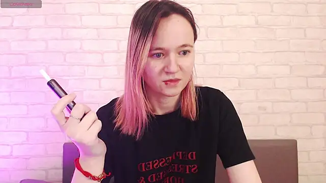 Snapshot of Ericha_Stone chatting on April 19, 1:16 am Ericha Stone online show from April 19, 1:16 am