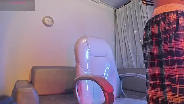 Snapshot of Angeel_of_lust chatting on October 26, 4:51 am Angeel of lust online show from October 26, 4:51 am