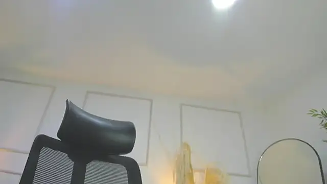 Emilywillis8 online show from October 28, 1:25 pm