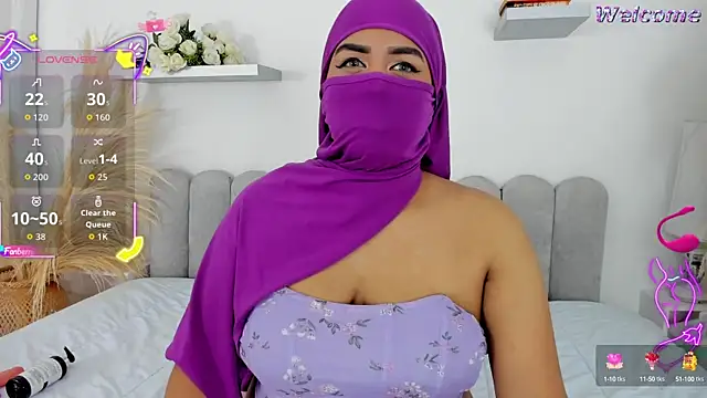 Snapshot of Kadira_ chatting on October 2, 12:01 pm Kadira online show from October 2, 12:01 pm