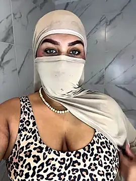 Snapshot of Kadira_ chatting on October 22, 12:05 pm Kadira online show from October 22, 12:05 pm