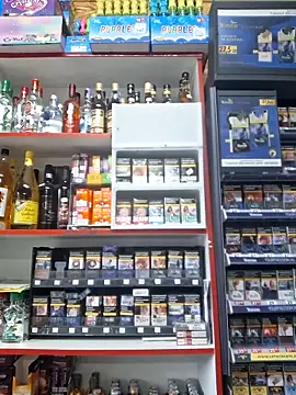 Snapshot of Fluturas2 chatting on October 8, 8:56 am Fluturas2 online show from October 8, 8:56 am