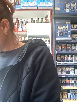 Snapshot of Fluturas2 chatting on October 11, 12:15 pm Fluturas2 online show from October 11, 12:15 pm