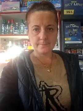 Snapshot of Fluturas2 chatting on October 16, 1:56 pm Fluturas2 online show from October 16, 1:56 pm