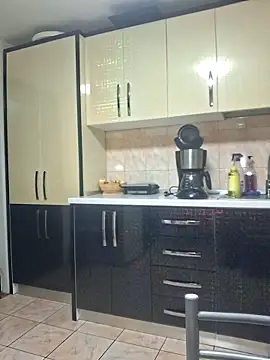 Snapshot of Fluturas2 chatting on October 18, 5:46 pm Fluturas2 online show from October 18, 5:46 pm