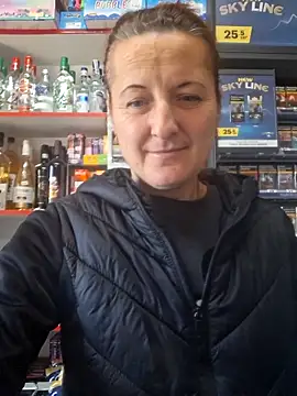 Snapshot of Fluturas2 chatting on October 22, 8:25 am Fluturas2 online show from October 22, 8:25 am