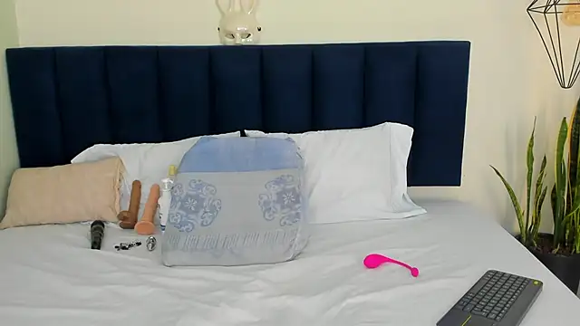 sophieturner mg online show from January 17, 7:06 pm