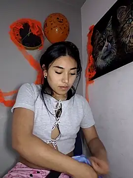 Snapshot of AmberGold- chatting on October 28, 10:52 am AmberGold- online show from October 28, 10:52 am