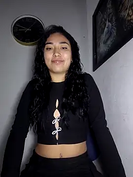 Snapshot of AmberGold- chatting on November 2, 7:33 am AmberGold- online show from November 2, 7:33 am