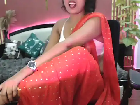 Snapshot of shaalu_sharma chatting on October 8, 8:23 am shaalu sharma online show from October 8, 8:23 am