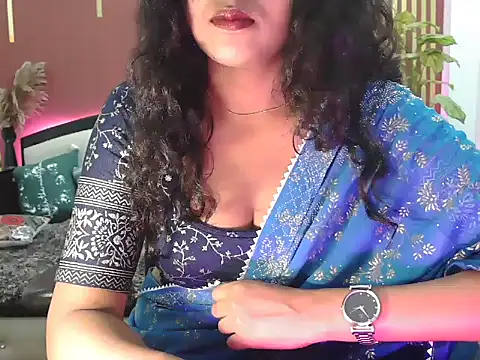 Snapshot of shaalu_sharma chatting on October 26, 9:26 am shaalu sharma online show from October 26, 9:26 am