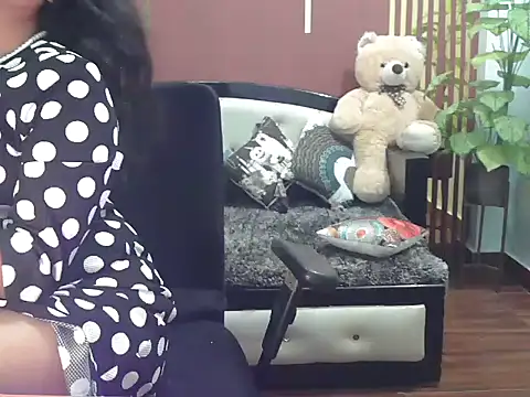 shaalu sharma online show from November 26, 1:01 pm