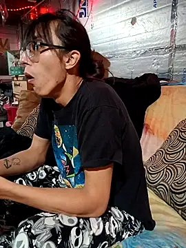 Snapshot of HeartlessHarleyQuinn325 chatting on October 6, 6:44 am HeartlessHarleyQuinn325 online show from October 6, 6:44 am