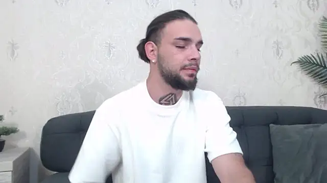 Snapshot of DanyelCarter chatting on September 30, 7:08 pm DanyelCarter online show from September 30, 7:08 pm