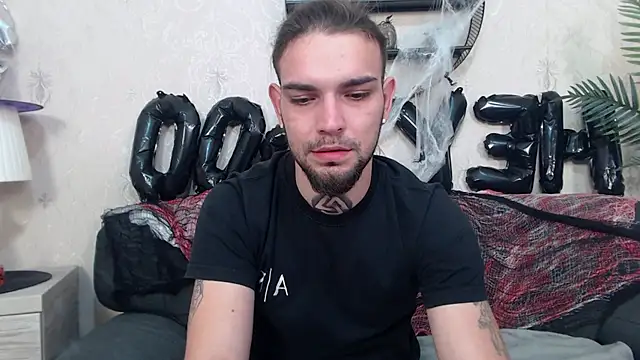 Snapshot of DanyelCarter chatting on October 20, 6:30 pm DanyelCarter online show from October 20, 6:30 pm