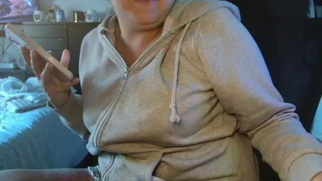 Snapshot of Prill940 chatting on September 25, 7:34 am Prill940 online show from September 25, 7:34 am