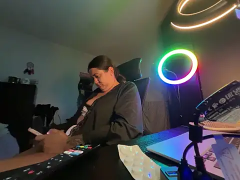 Snapshot of Prill940 chatting on September 27, 8:03 pm Prill940 online show from September 27, 8:03 pm