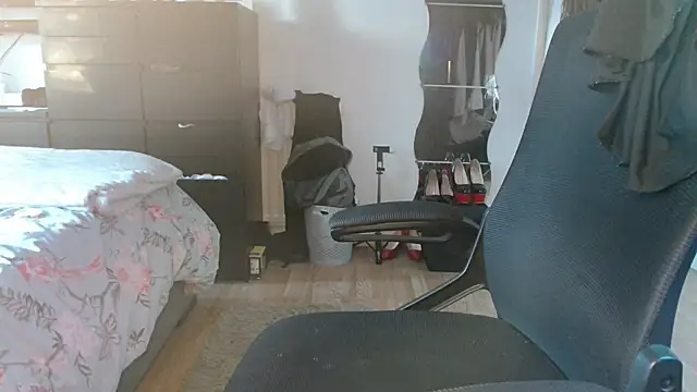 Snapshot of Prill940 chatting on October 25, 4:13 pm Prill940 online show from October 25, 4:13 pm