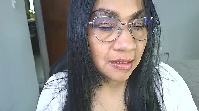 LissafeetHott online show from December 5, 9:00 pm