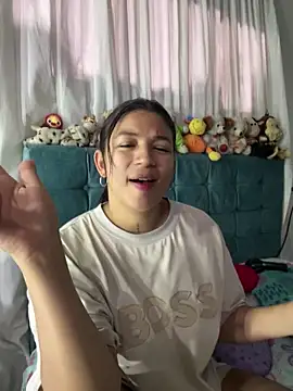 Snapshot of lil_charme chatting on June 15, 1:35 pm lil charme online show from June 15, 1:35 pm