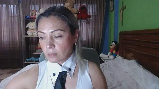  Charlize theron  online show from November 22, 10:31 pm