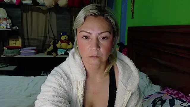  Charlize theron  online show from January 17, 12:37 am