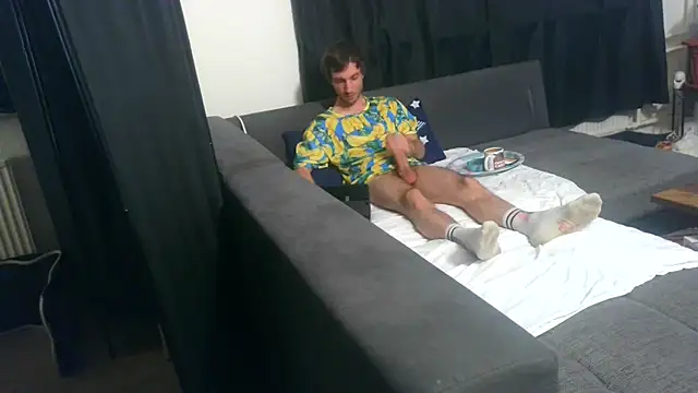 Snapshot of cum2camboys chatting on February 14, 7:32 pm cum2camboys online show from February 14, 7:32 pm