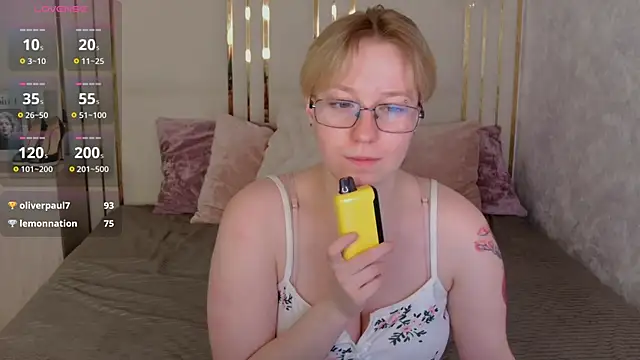 AlexandraGreen online show from May 16, 1:02 am
