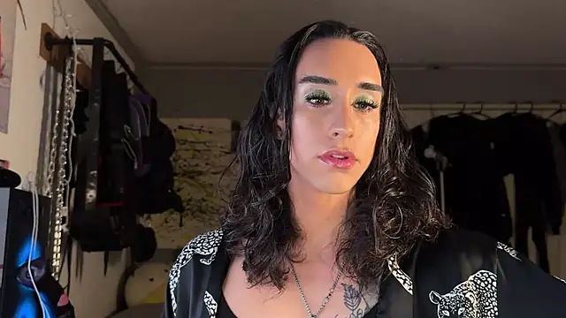 xoFrankie online show from December 1, 4:28 am