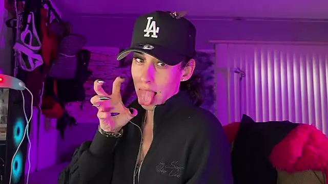 xoFrankie online show from January 5, 11:41 pm