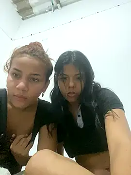 Snapshot of loversexxxles chatting on September 17, 4:58 am loversexxxles online show from September 17, 4:58 am