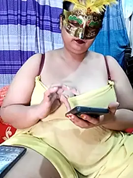 Tanisha-Chy online show from May 5, 6:05 pm