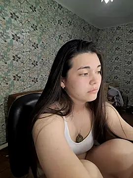 Albi Glow online show from September 27, 6:35 pm