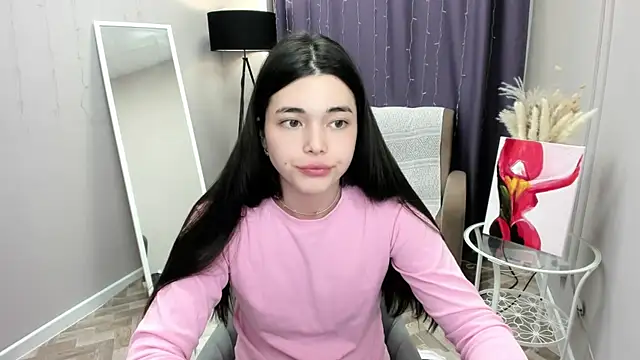 Albi Glow online show from April 4, 3:31 pm