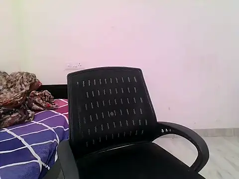 Snapshot of its_siya_ chatting on April 24, 7:49 pm its siya online show from April 24, 7:49 pm