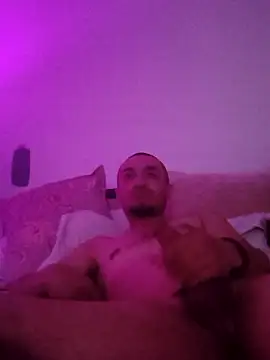 Snapshot of Sicksob chatting on February 11, 12:32 pm Sicksob online show from February 11, 12:32 pm