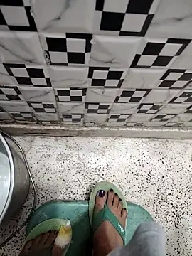 Snapshot of meenu_bhabhi547 chatting on October 8, 2:31 am meenu bhabhi547 online show from October 8, 2:31 am