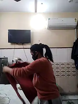 Snapshot of meenu_bhabhi547 chatting on December 5, 2:53 am meenu bhabhi547 online show from December 5, 2:53 am