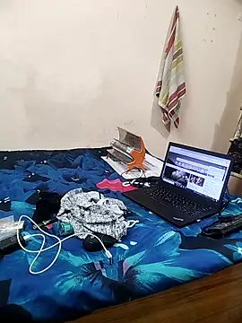 Snapshot of meenu_bhabhi547 chatting on December 17, 5:46 am meenu bhabhi547 online show from December 17, 5:46 am