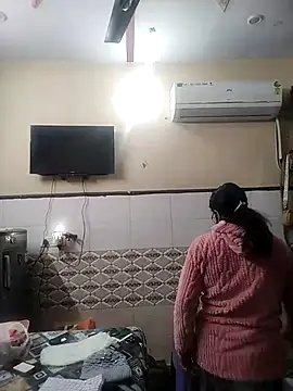 Snapshot of meenu_bhabhi547 chatting on January 16, 3:10 am meenu bhabhi547 online show from January 16, 3:10 am