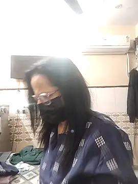 Snapshot of meenu_bhabhi547 chatting on February 3, 3:15 am meenu bhabhi547 online show from February 3, 3:15 am