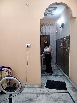 meenu bhabhi547 online show from March 31, 4:35 am