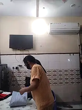 meenu bhabhi547 online show from May 6, 1:47 am