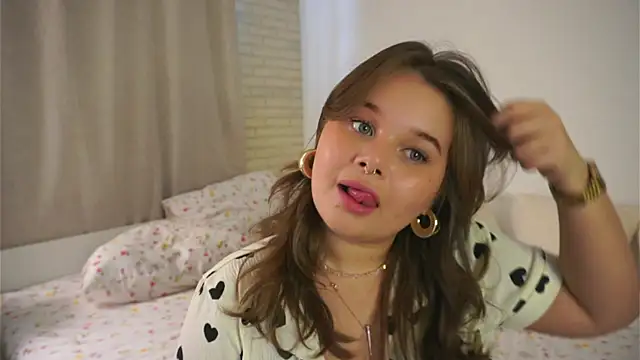 Anna Nicol online show from September 22, 1:35 pm