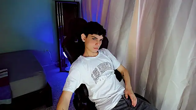 Snapshot of dilan_hott_ chatting on October 1, 3:07 pm dilan hott online show from October 1, 3:07 pm