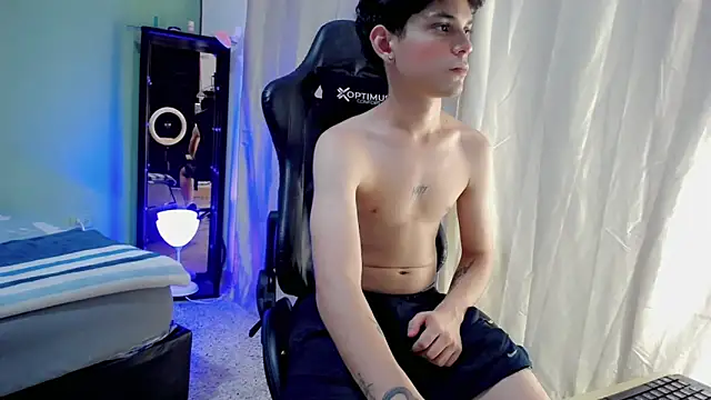 Snapshot of dilan_hott_ chatting on October 14, 8:31 pm dilan hott online show from October 14, 8:31 pm