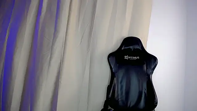 Snapshot of dilan_hott_ chatting on October 25, 8:25 pm dilan hott online show from October 25, 8:25 pm